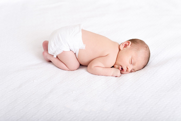 ماساژ درمان کولیک نوزاد